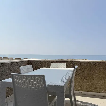 Amare - Sea Front 公寓 加利波利